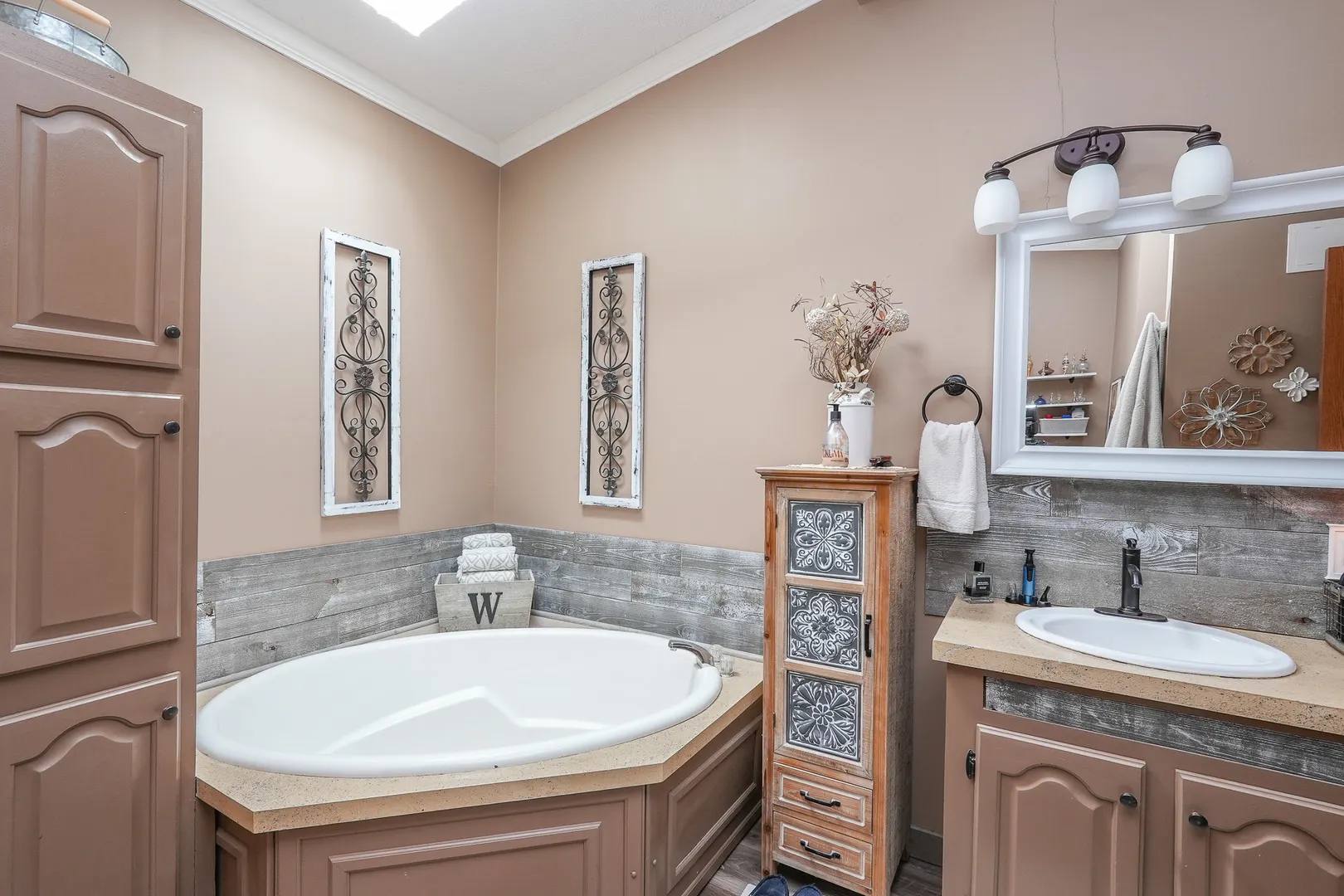 1063 Woodlawn Drive IL
