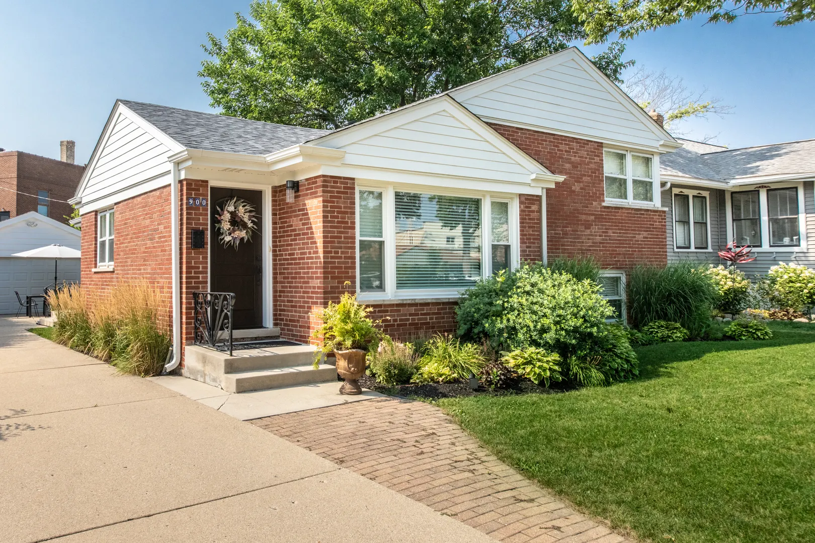 900 ROWE Avenue IL