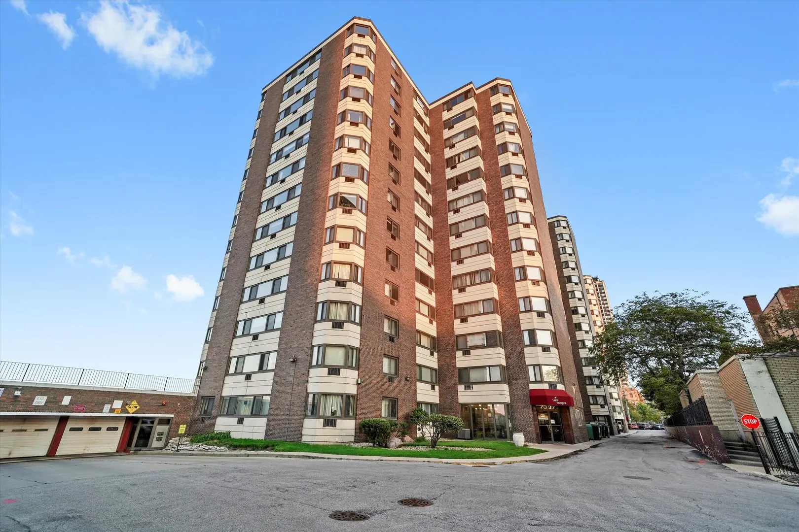 7337 S South Shore Drive 406 IL