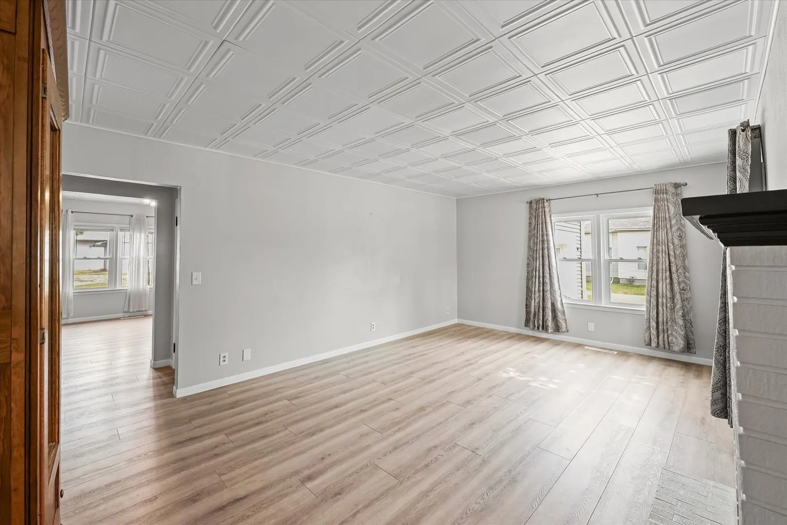 601 W Main Street IL