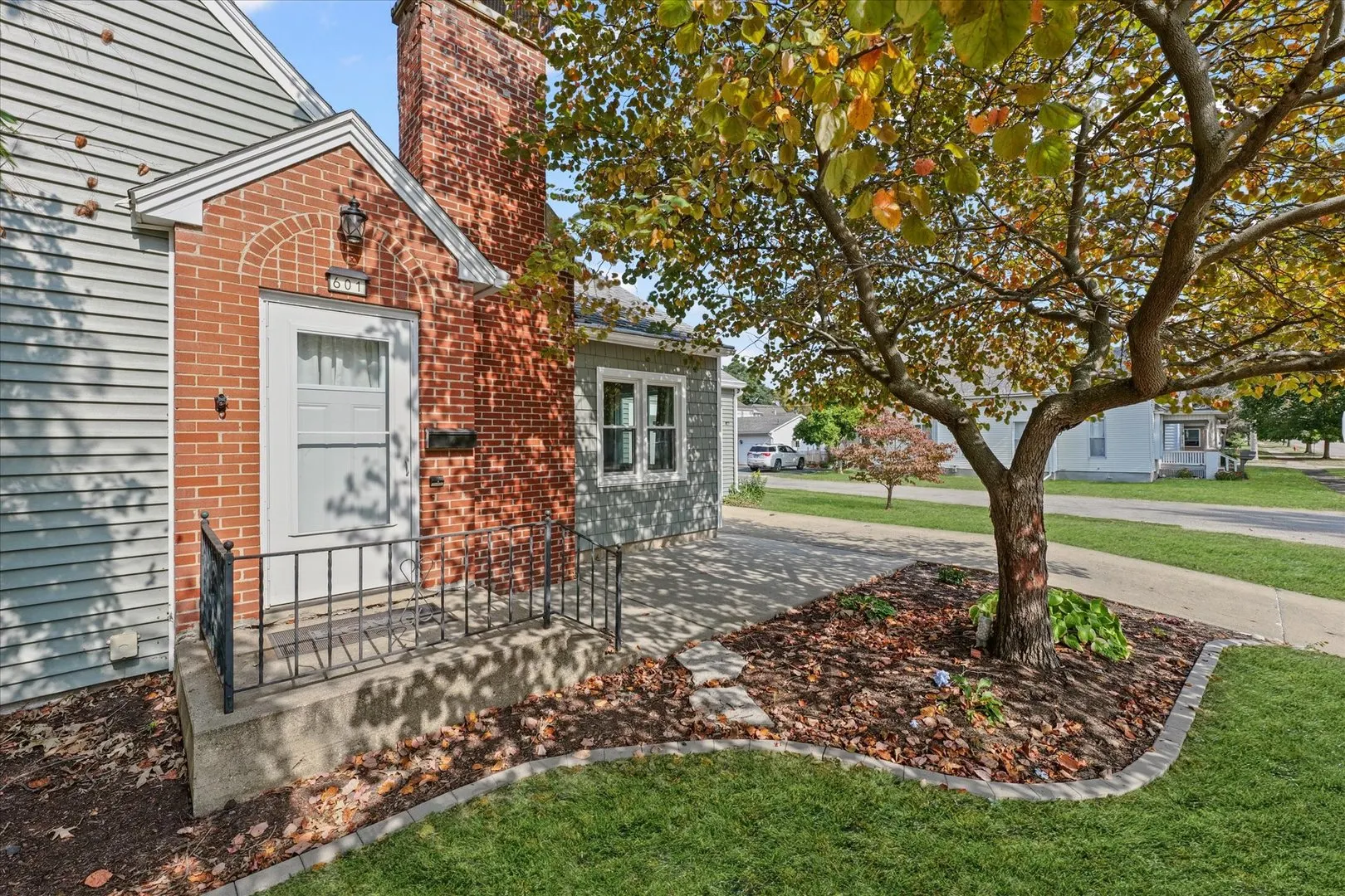 601 W Main Street IL