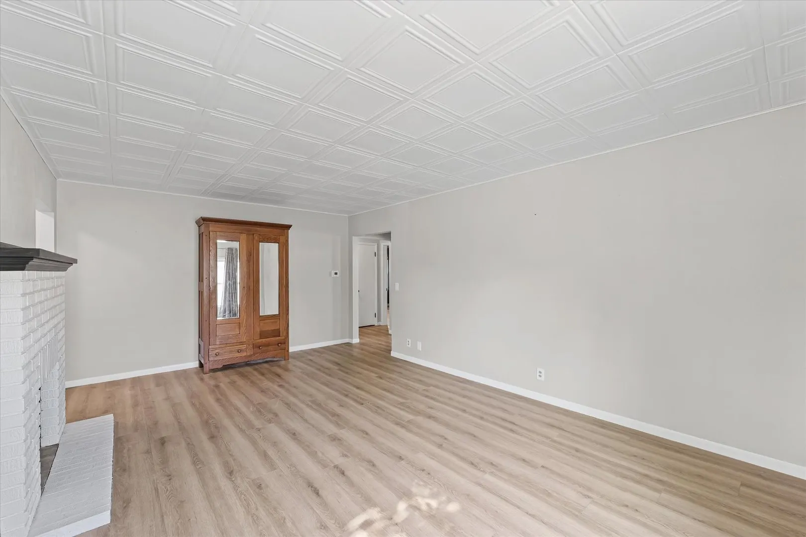 601 W Main Street IL