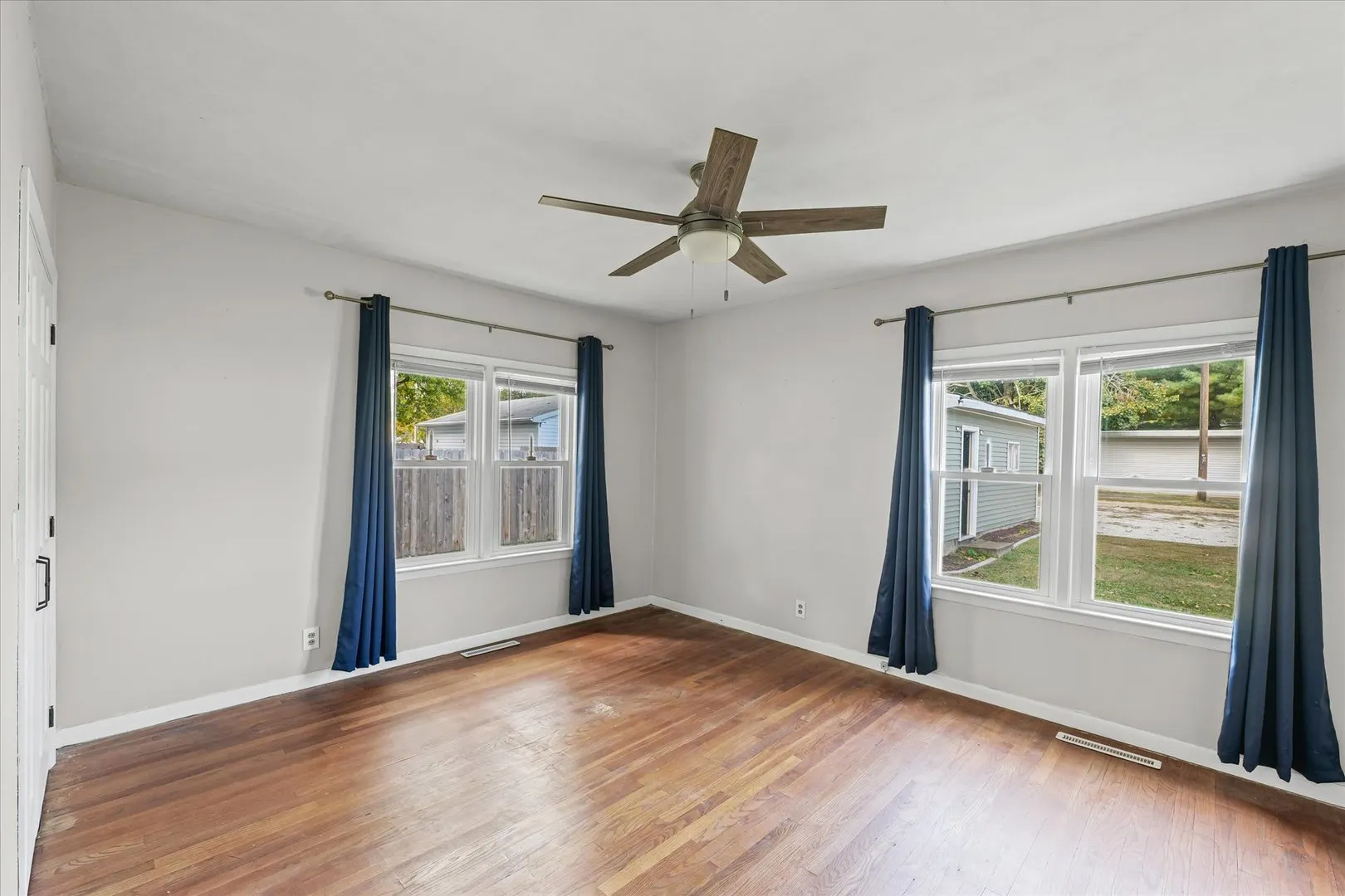 601 W Main Street IL
