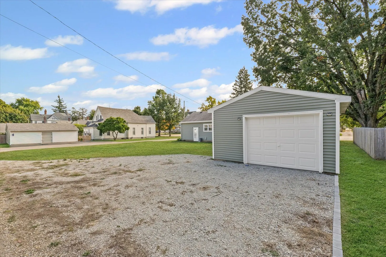 601 W Main Street IL