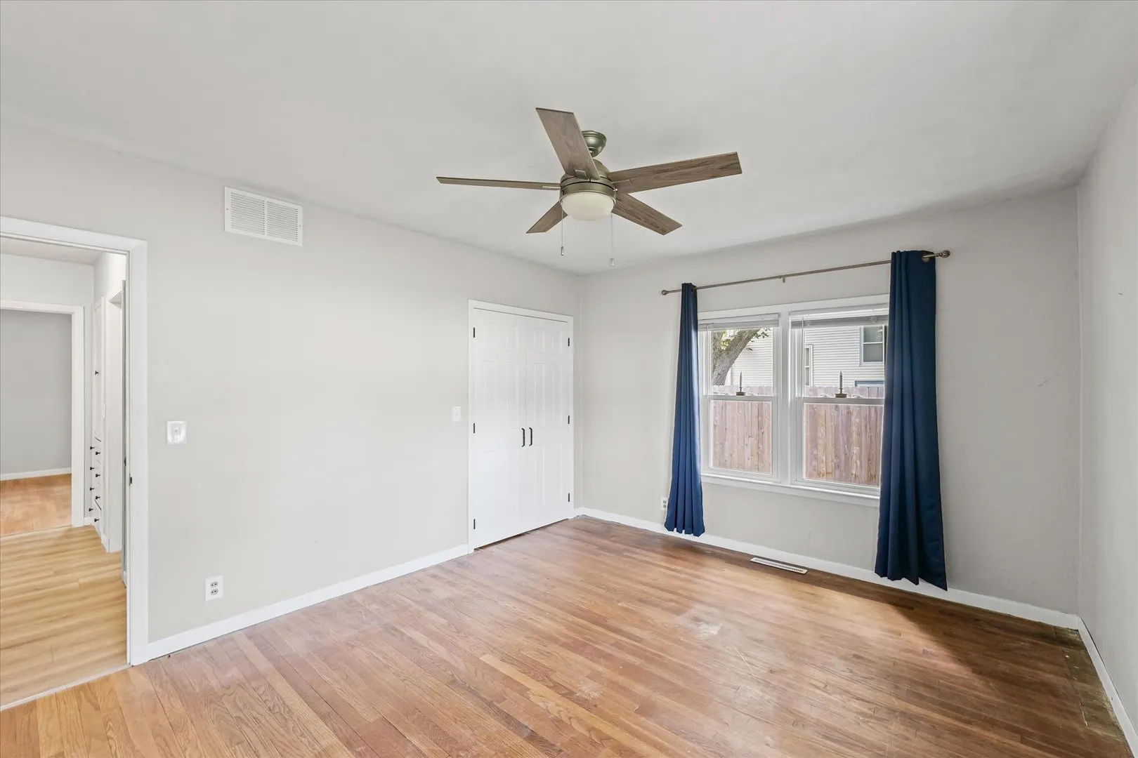601 W Main Street IL
