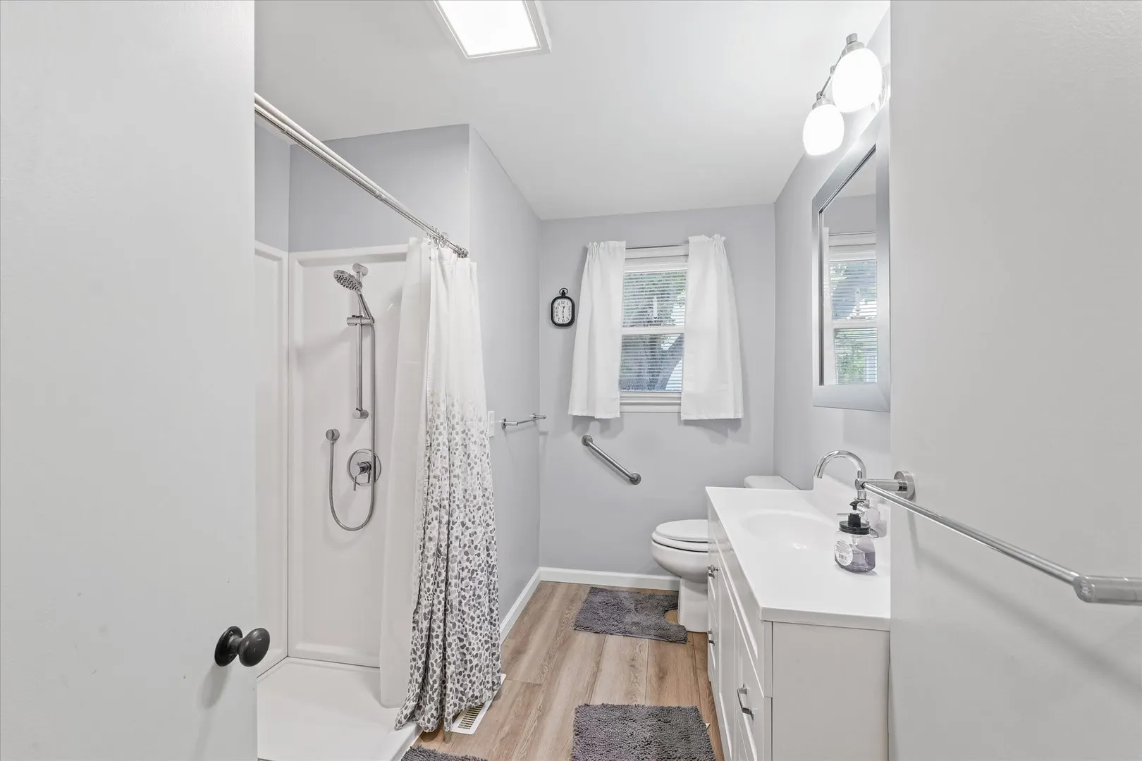 601 W Main Street IL