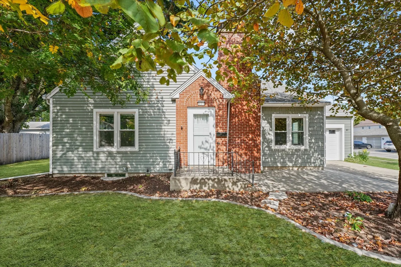 601 W Main Street IL