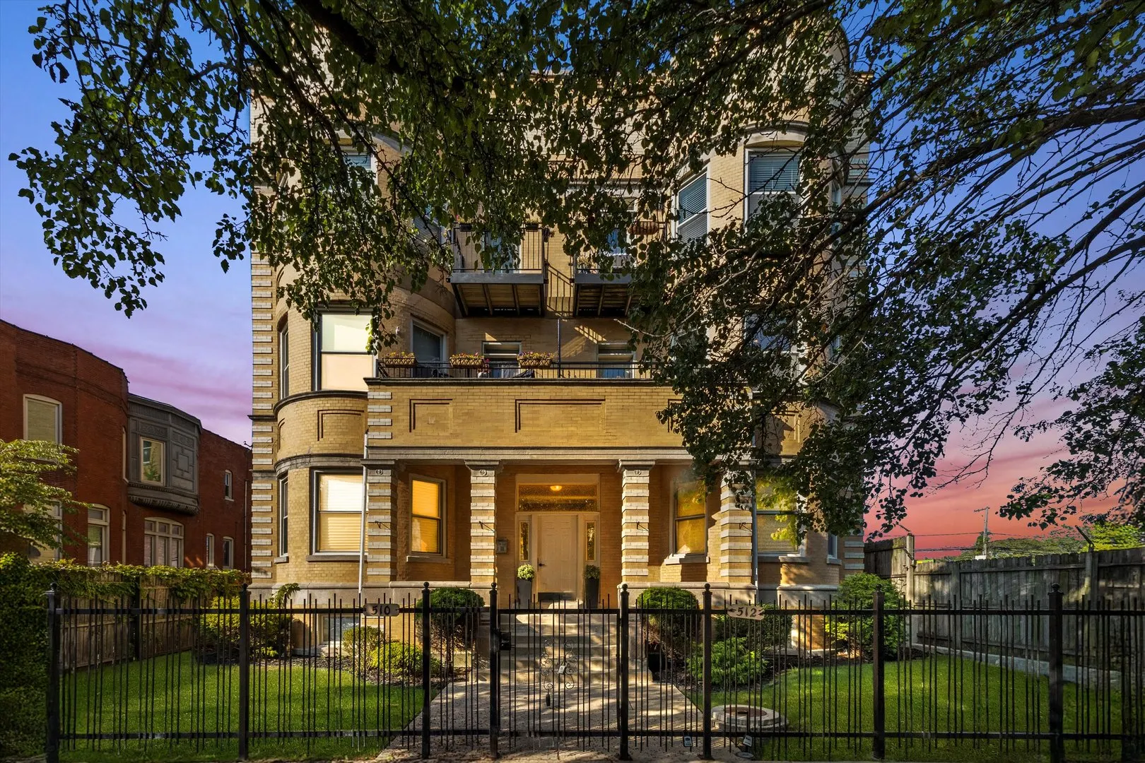 512 E Oakwood Boulevard 2 IL