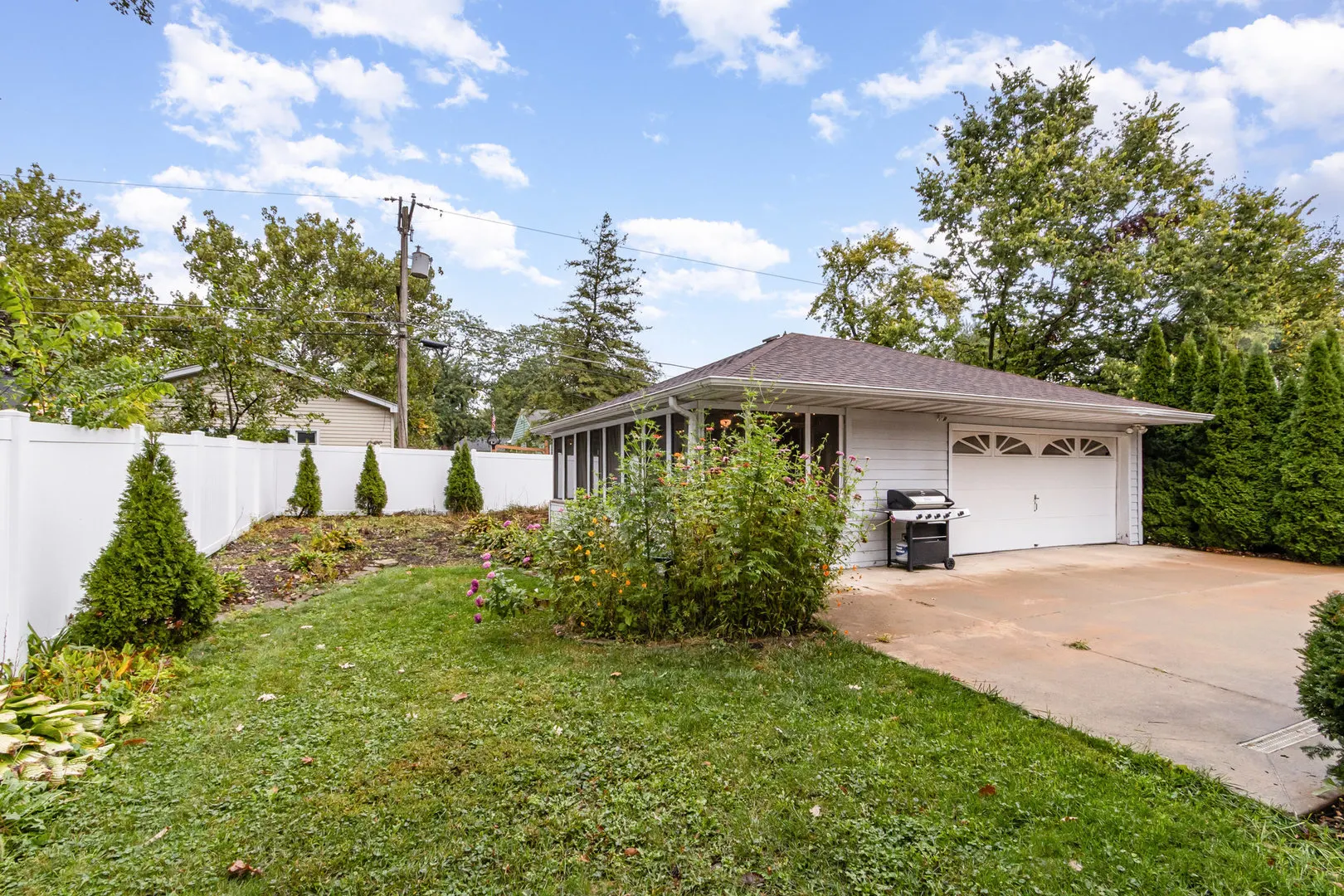 203 Fir Street IL