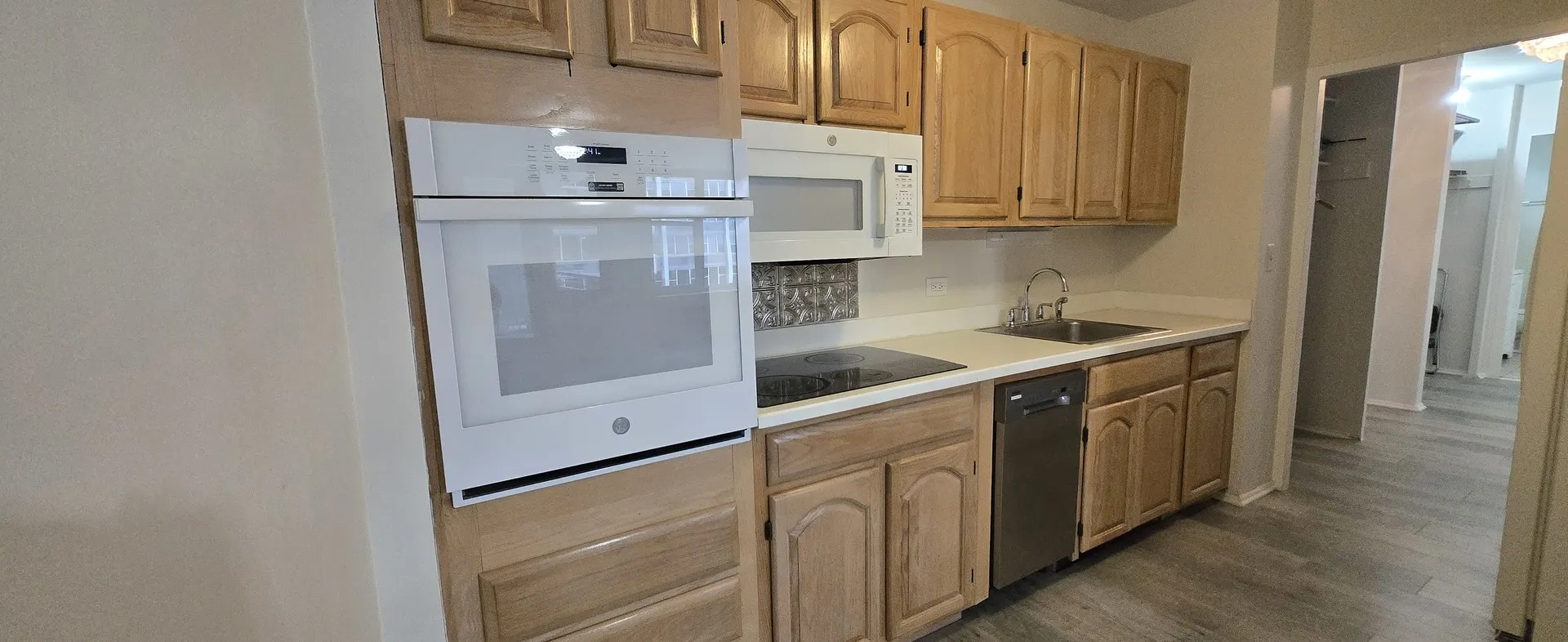4250 N Marine Drive 827 IL