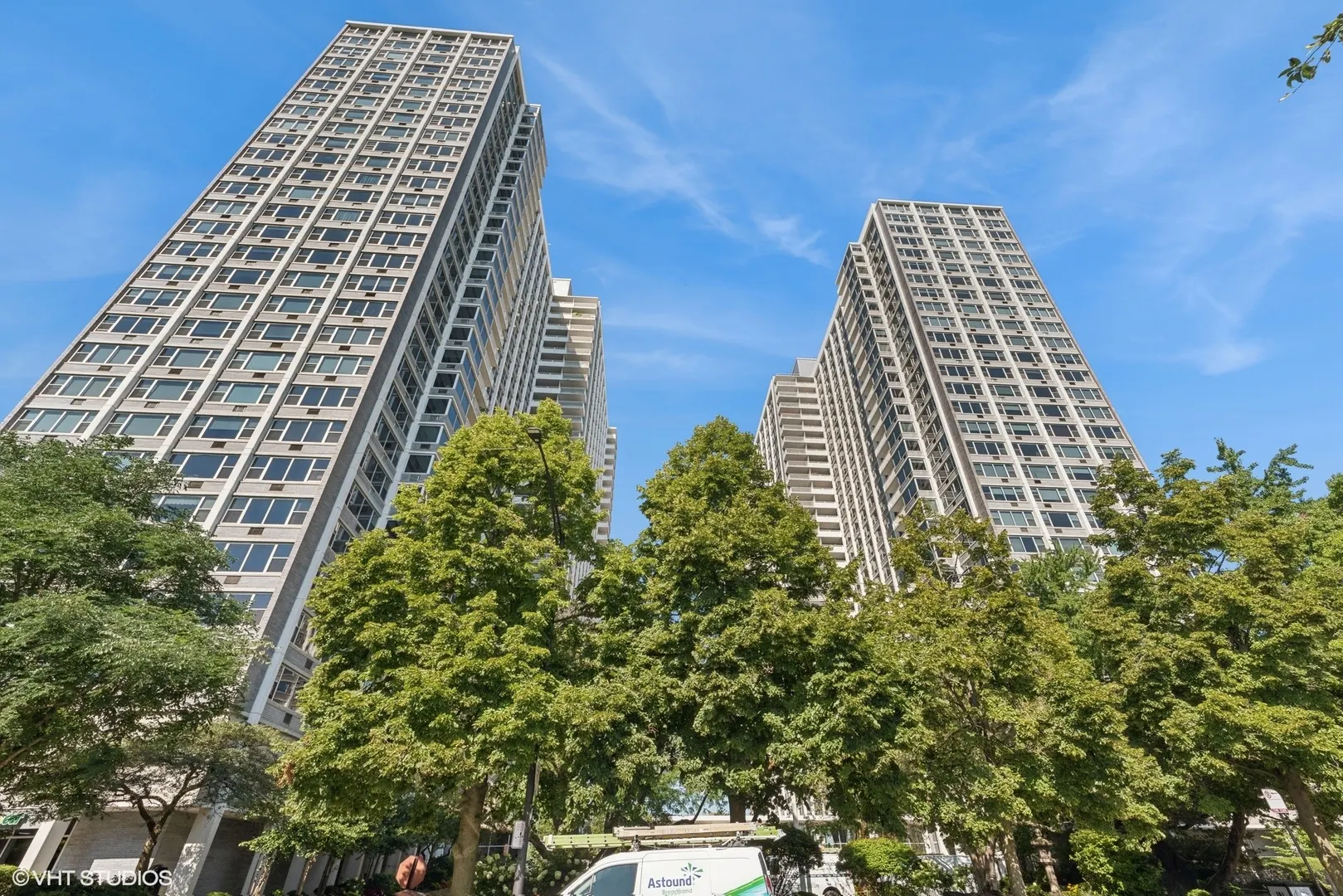 4250 N Marine Drive 827 IL