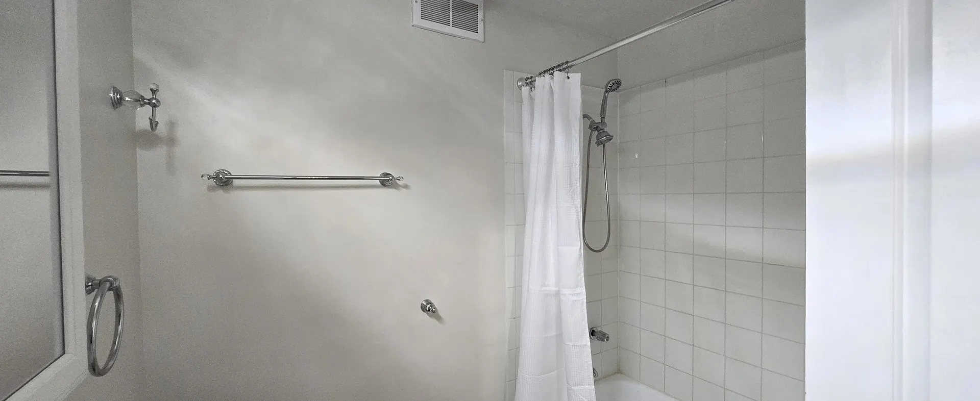 4250 N Marine Drive 827 IL
