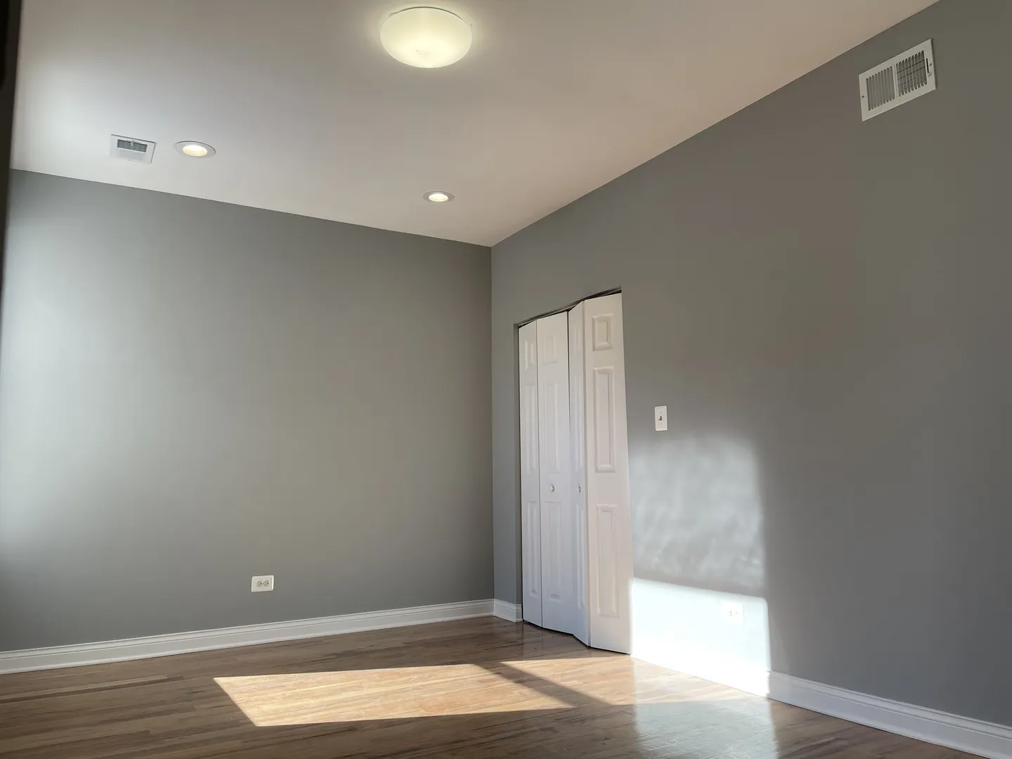 1411 E 67th Place 2W IL