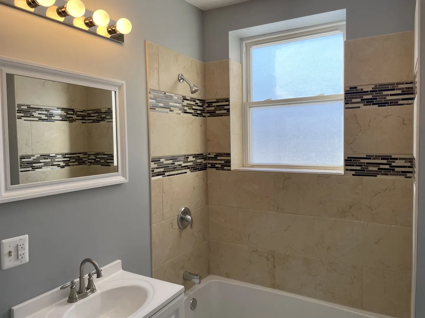 1411 E 67th Place 2W IL