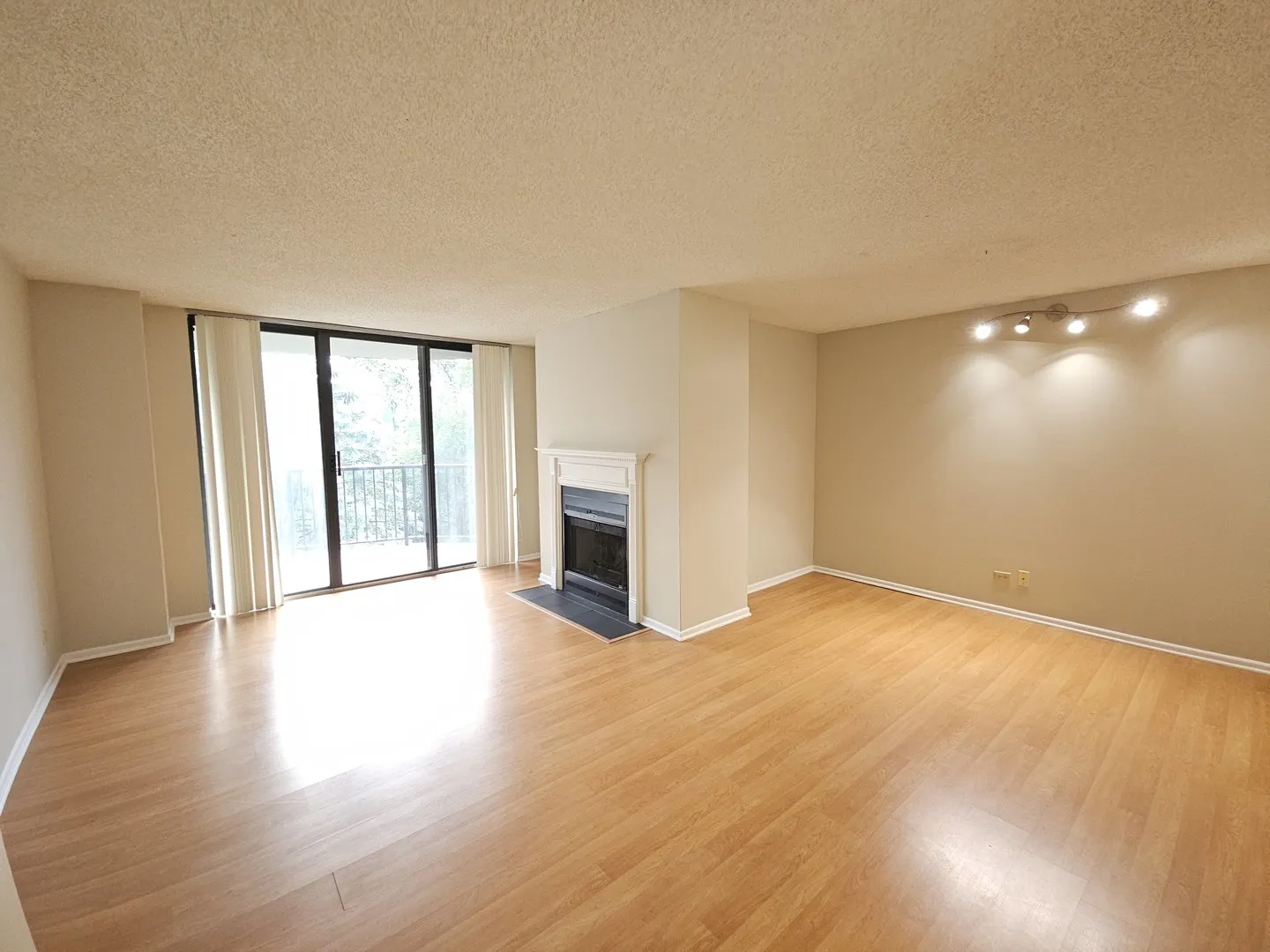 511 Aurora Avenue 414 IL