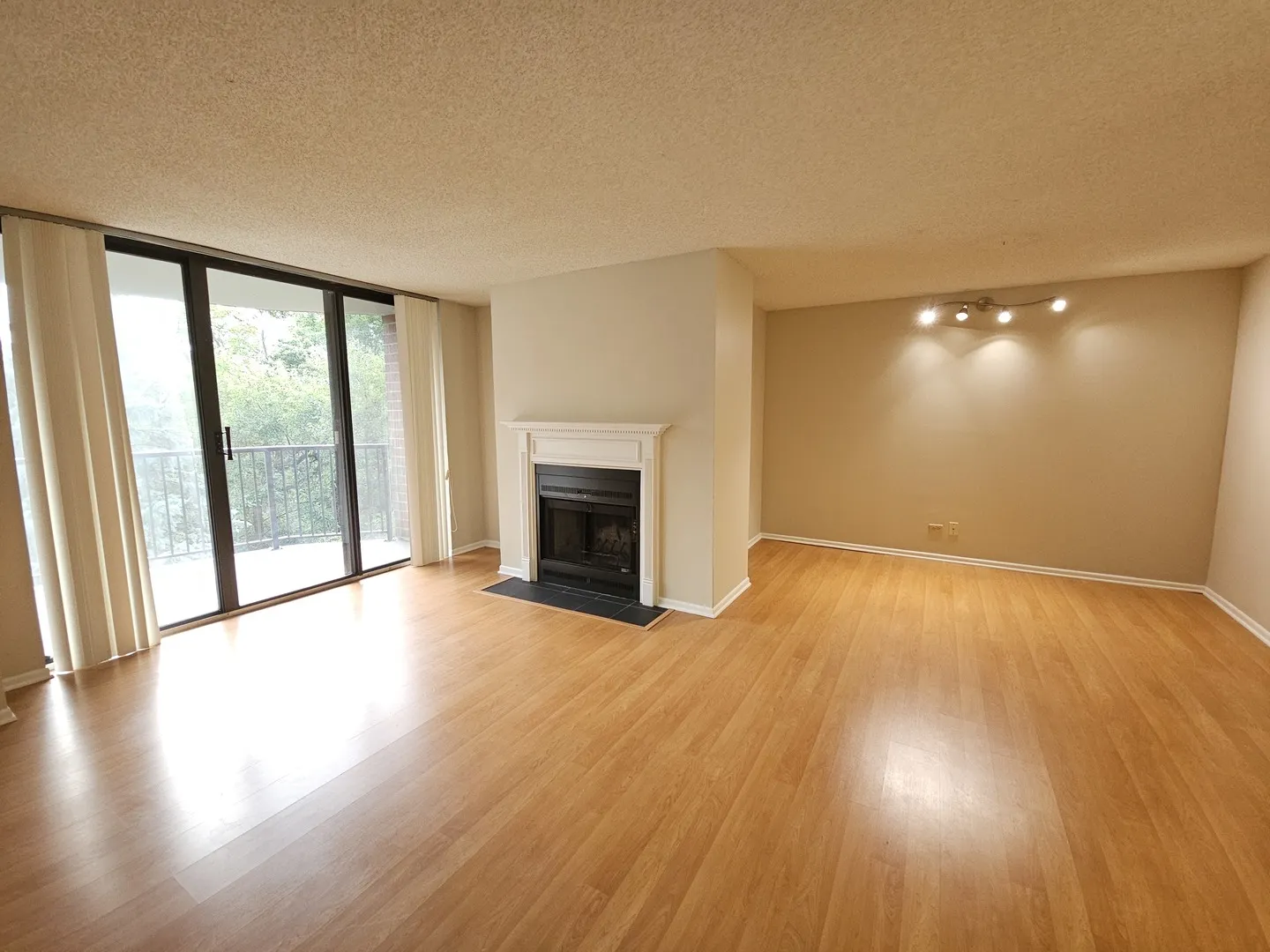 511 Aurora Avenue 414 IL