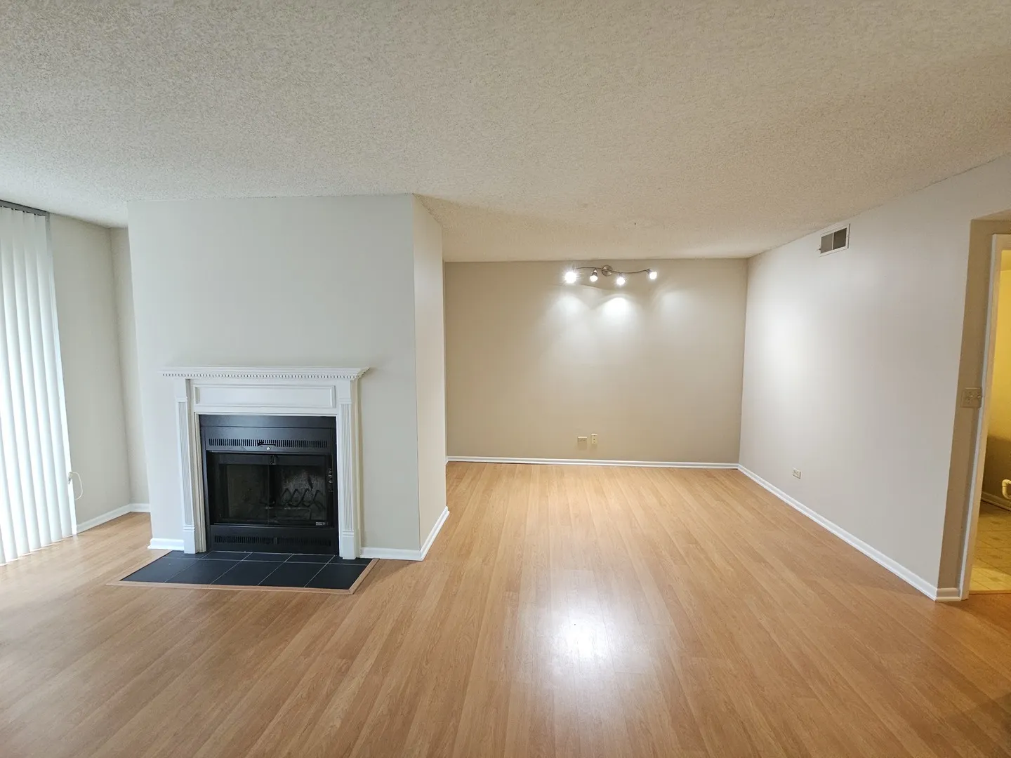 511 Aurora Avenue 414 IL