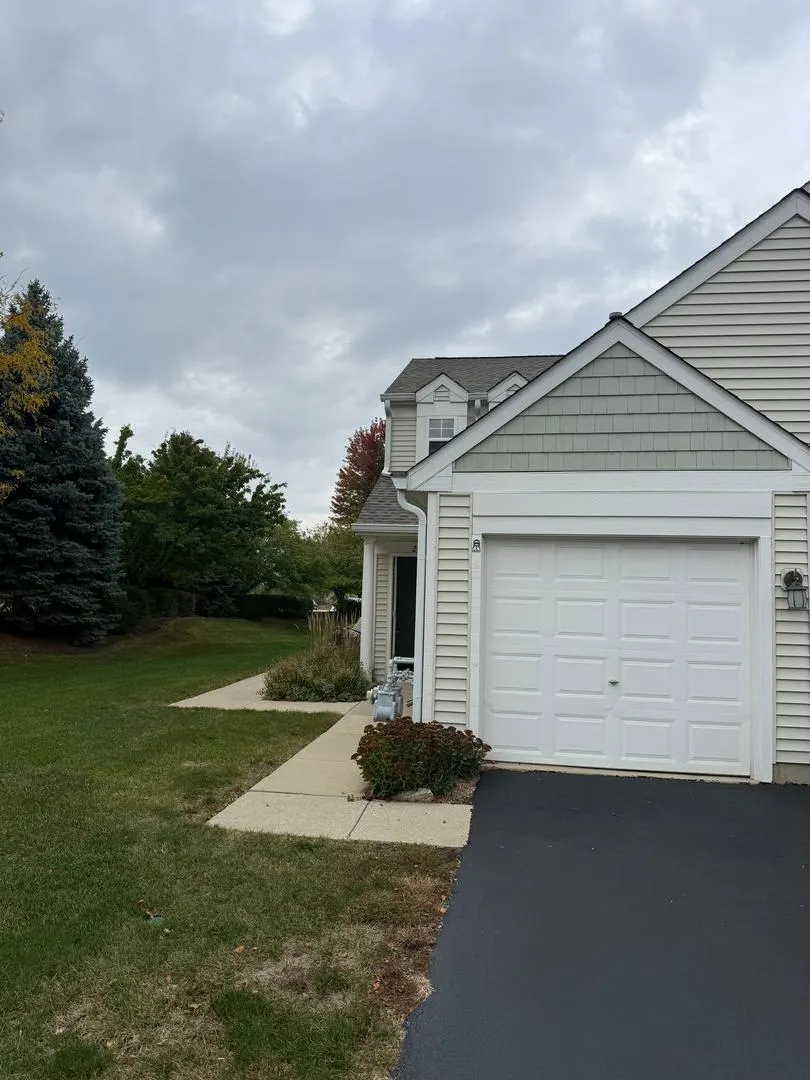 2211 Waterleaf Court 204 IL