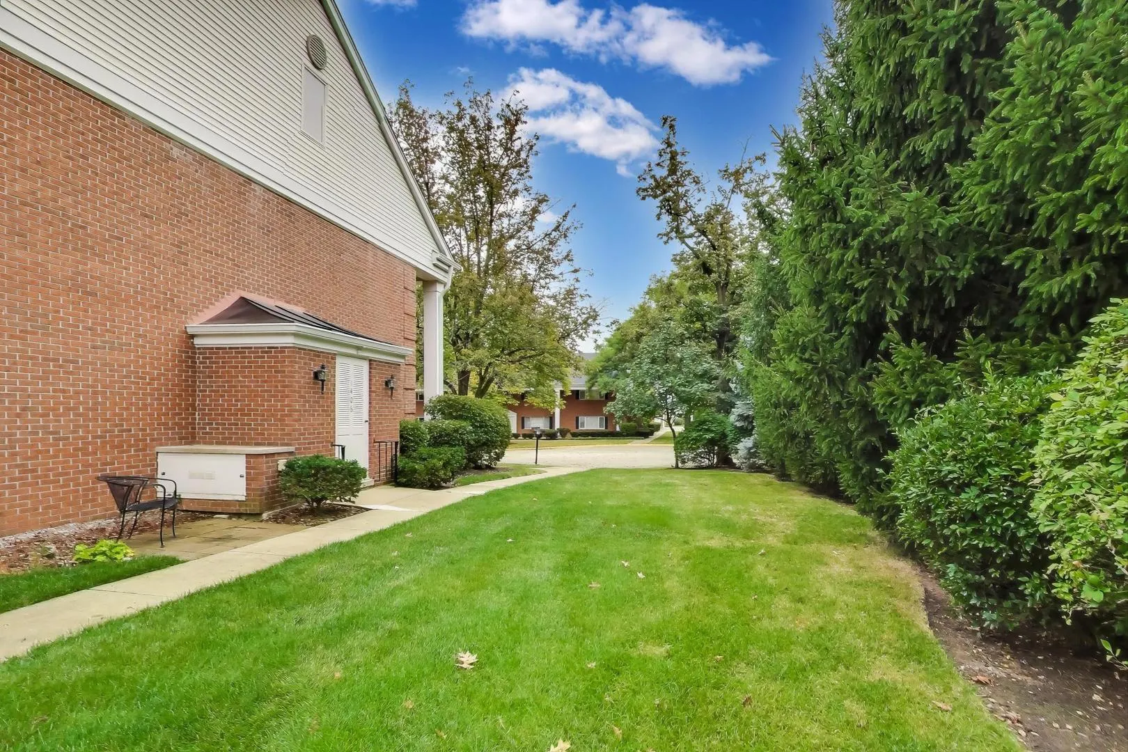 1406 Chanticleer Lane 1406 IL