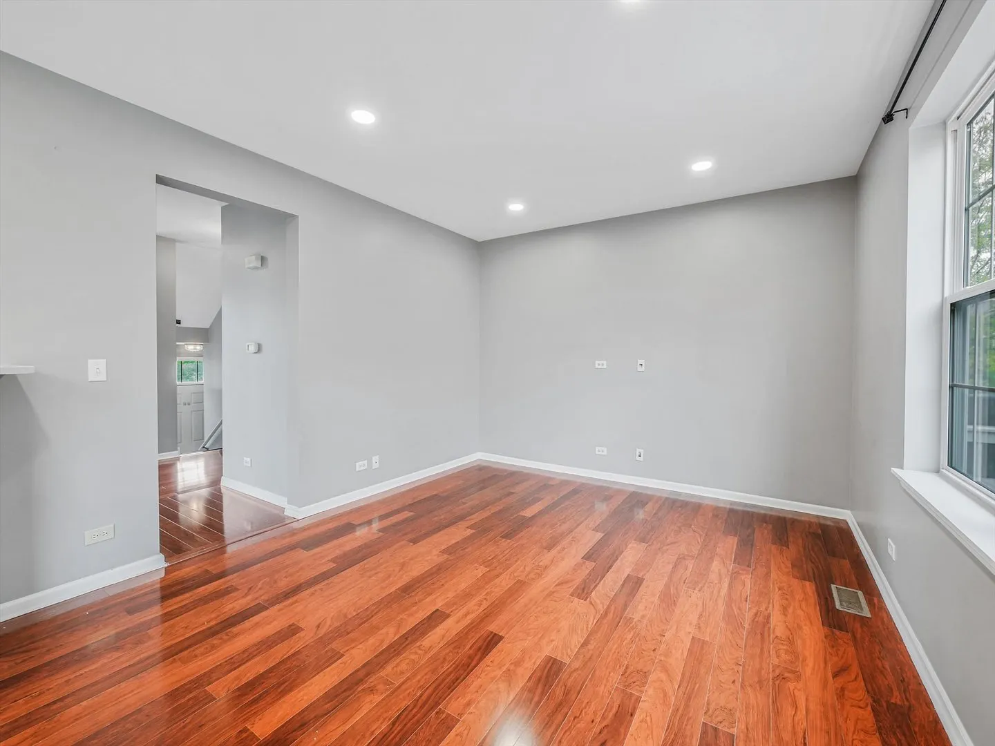 1090 Maubert Court IL