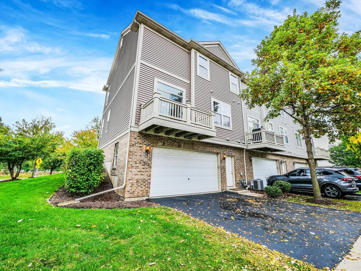 1090 Maubert Court IL