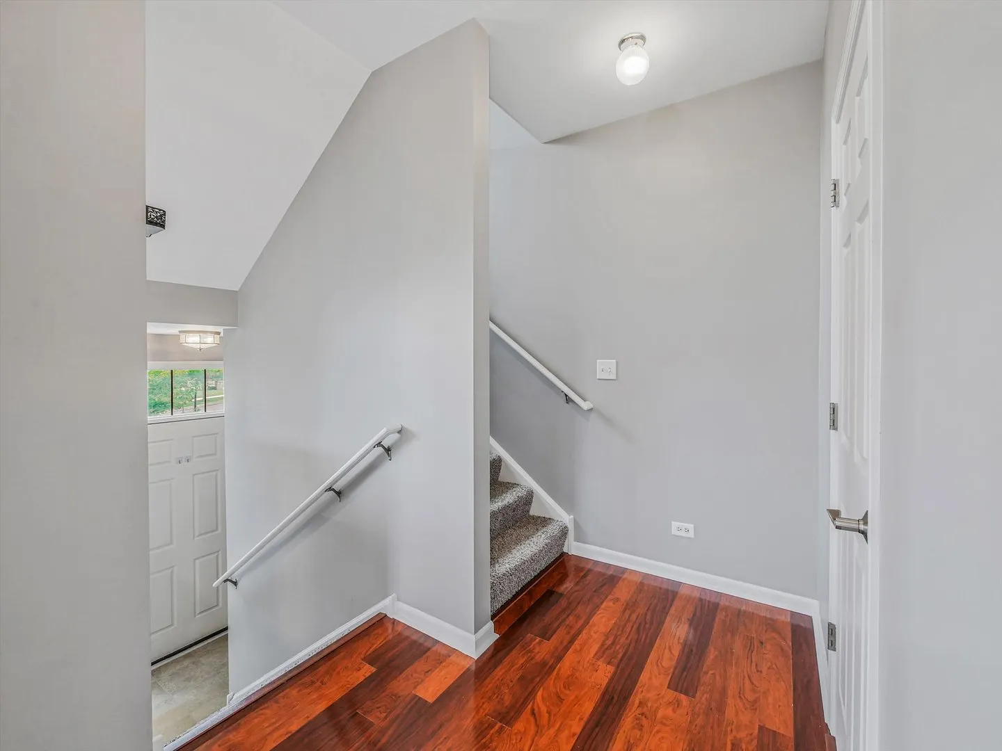 1090 Maubert Court IL
