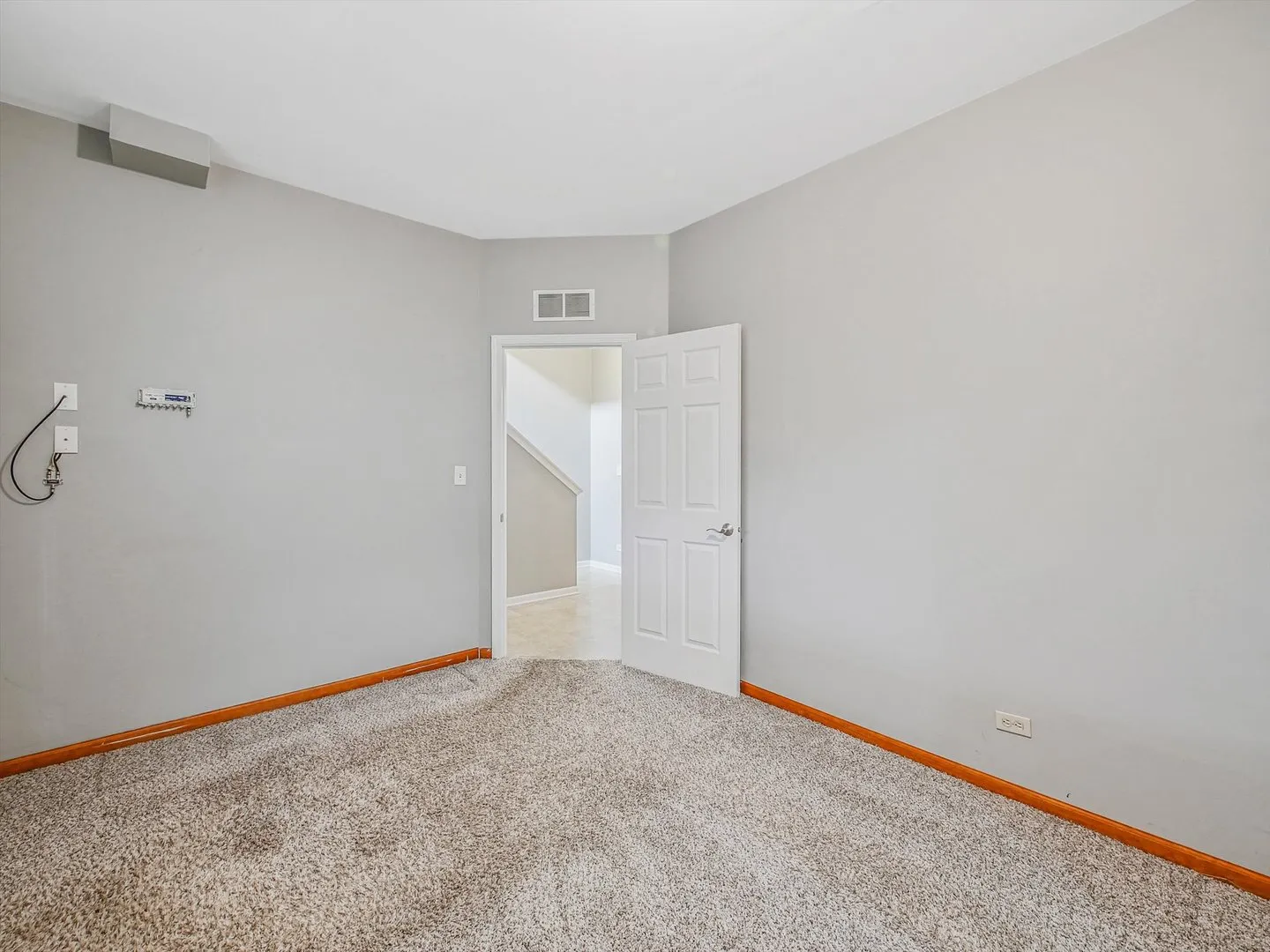 1090 Maubert Court IL