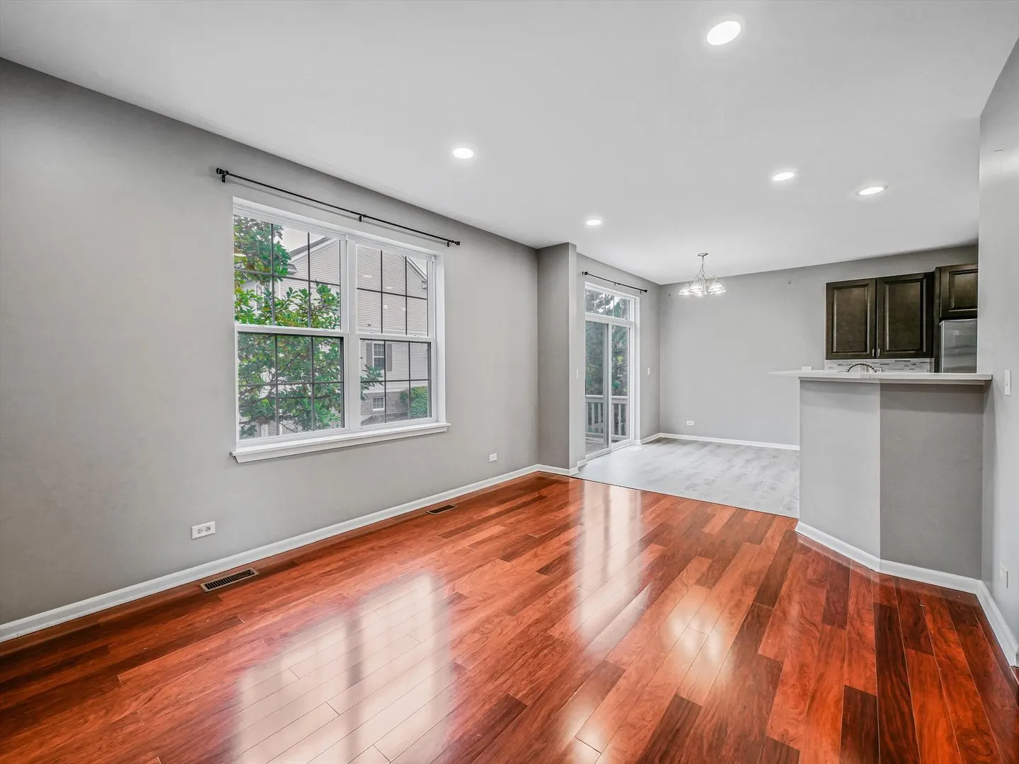 1090 Maubert Court IL