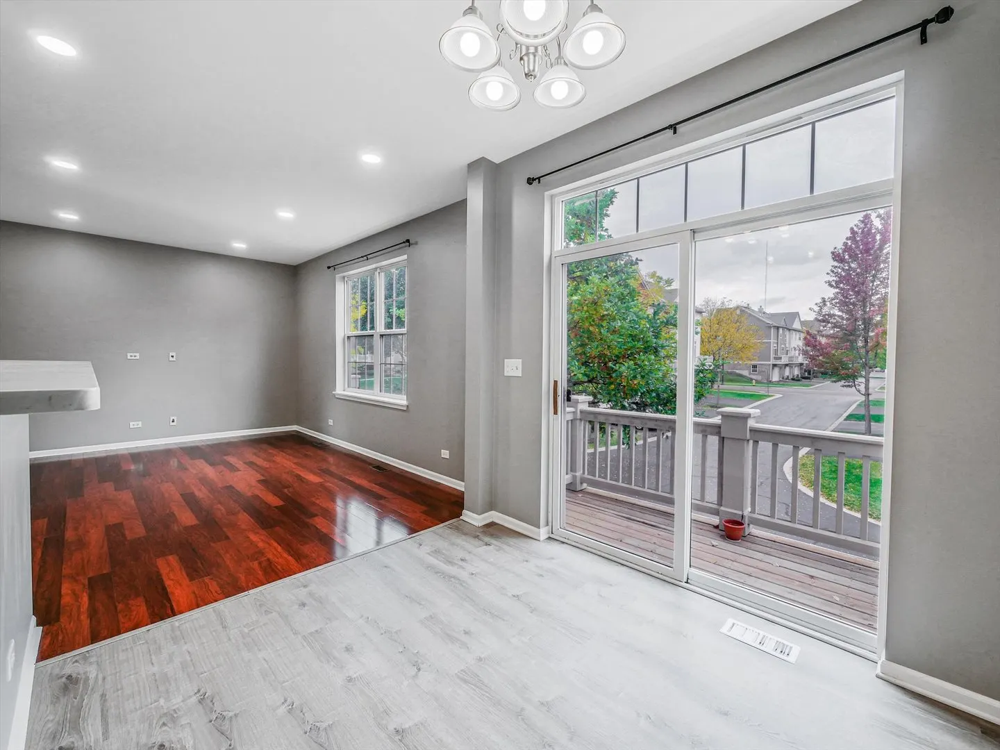 1090 Maubert Court IL