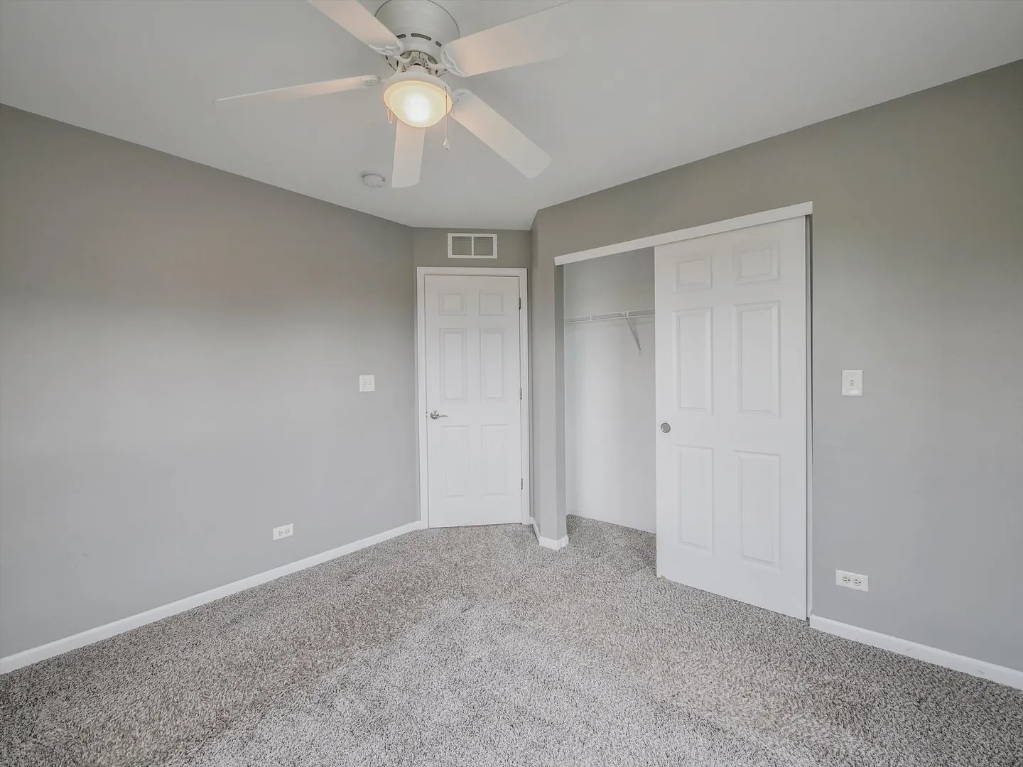 1090 Maubert Court IL