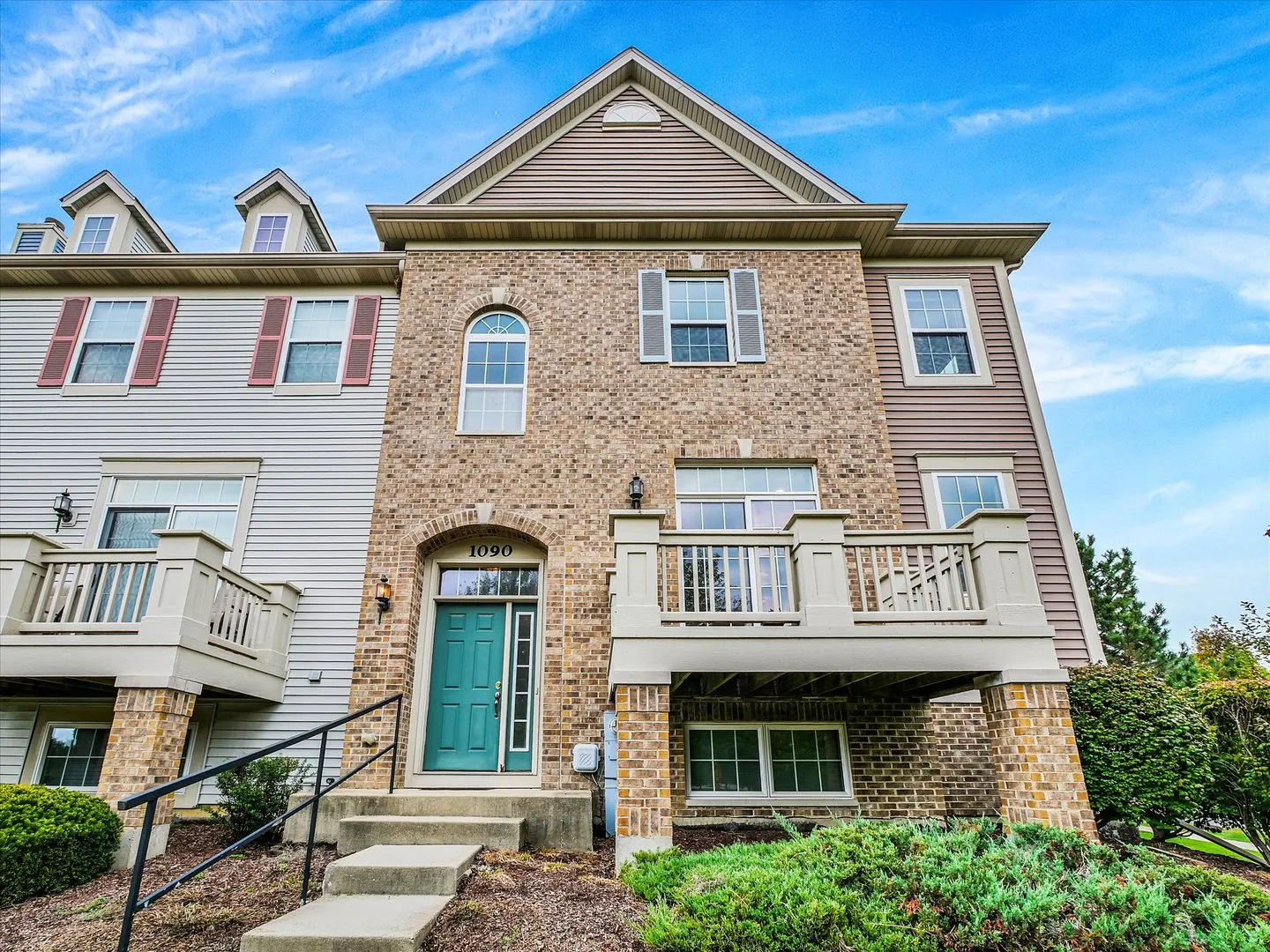 1090 Maubert Court IL
