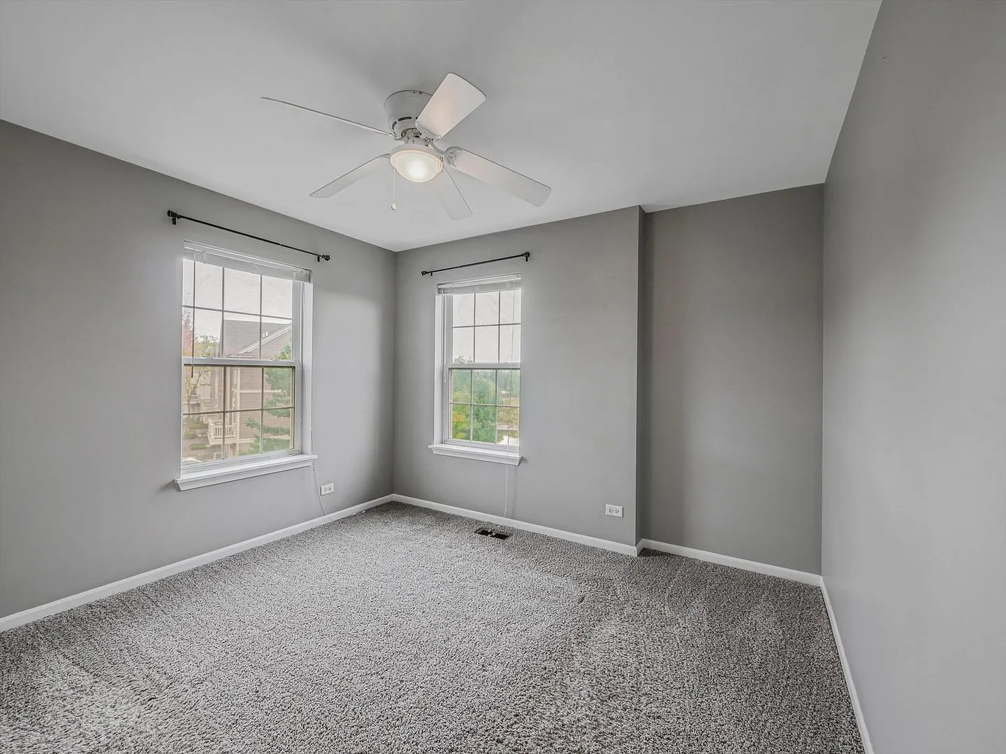 1090 Maubert Court IL