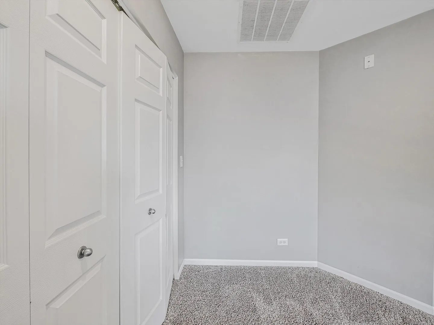 1090 Maubert Court IL