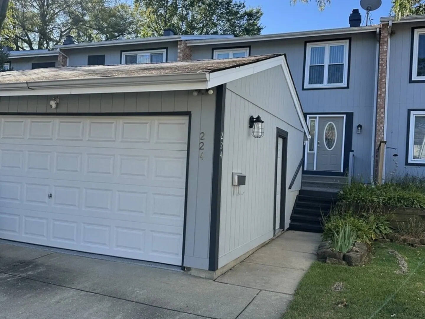 224 OAKWOOD Lane IL