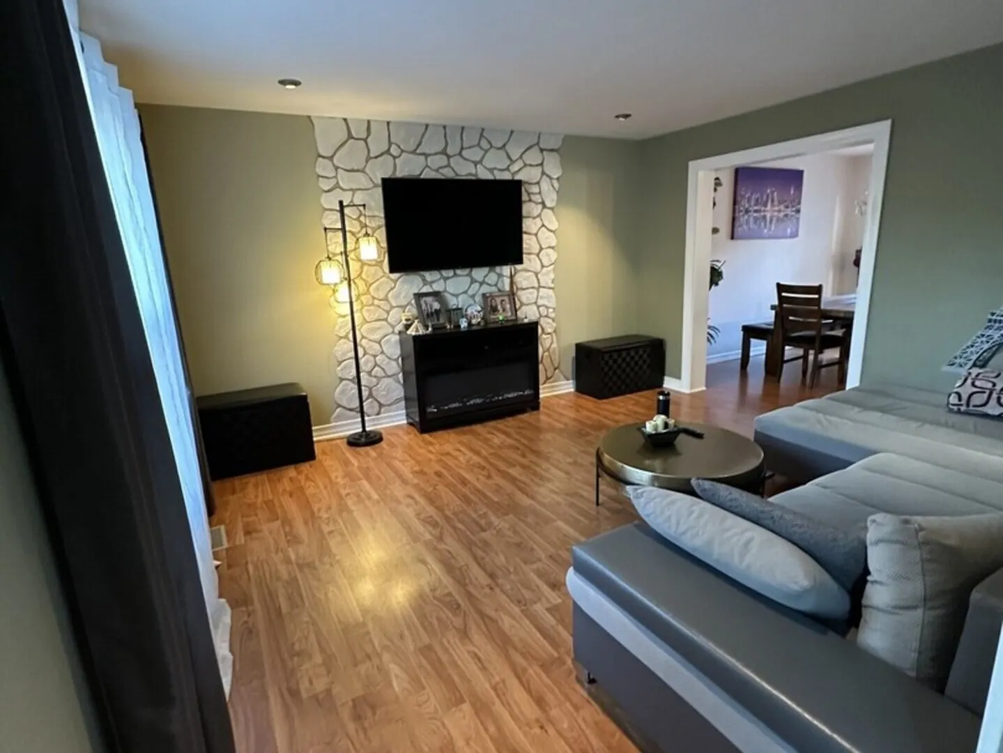 224 OAKWOOD Lane IL
