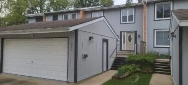 224 OAKWOOD Lane IL
