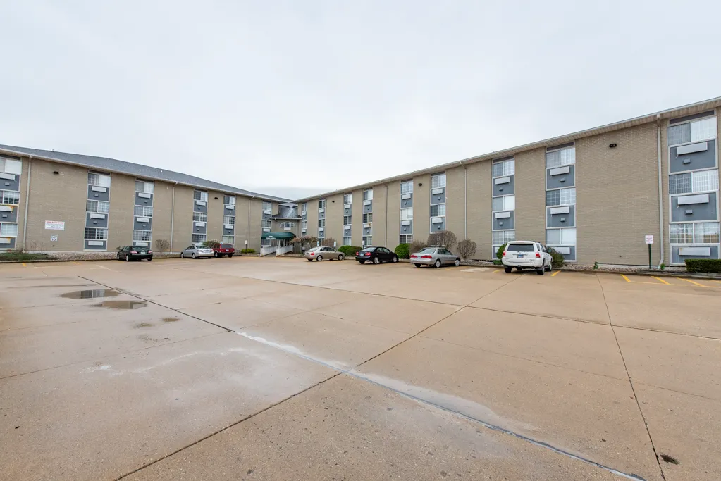 3305 Sunset Avenue 129 IL