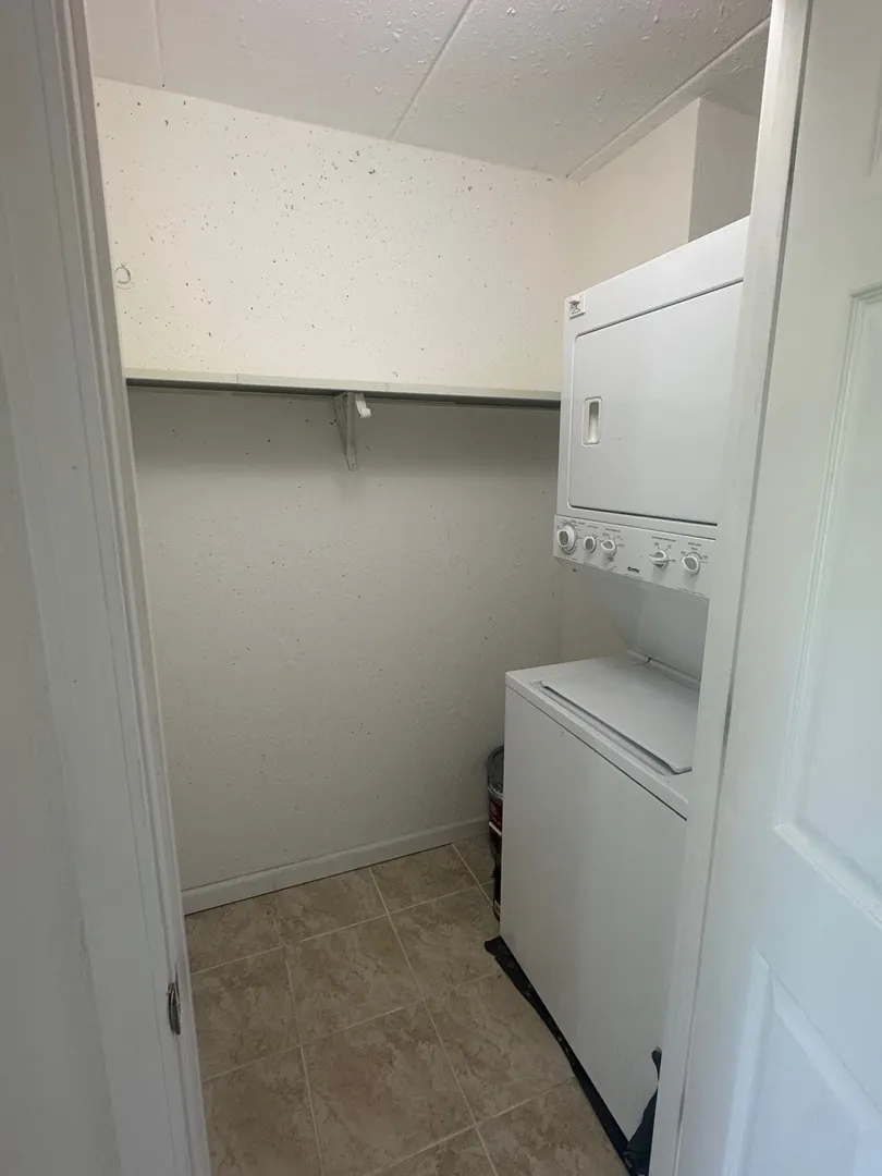 1 Renaissance Place 615 IL