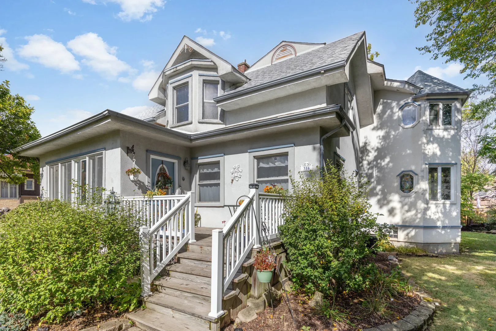 316 E Highland Avenue IL