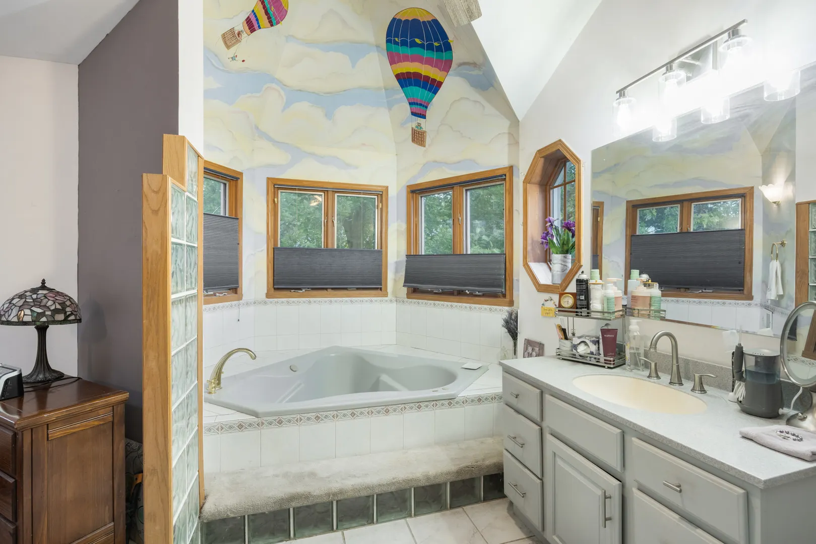 316 E Highland Avenue IL