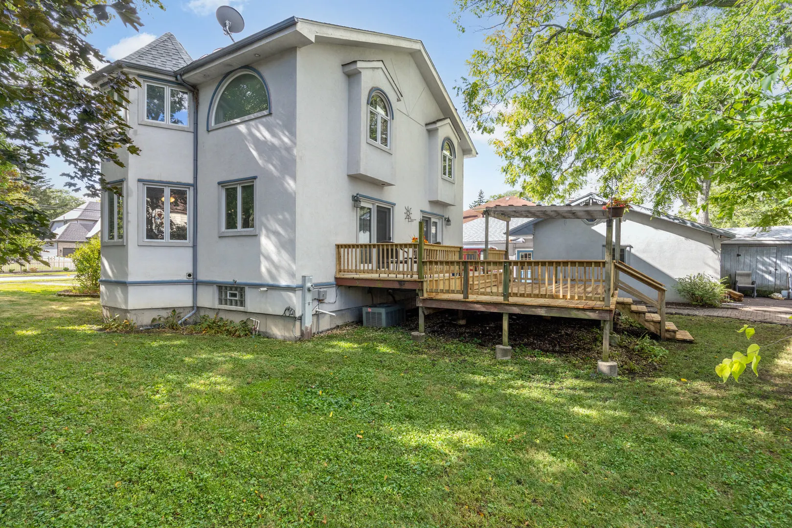 316 E Highland Avenue IL