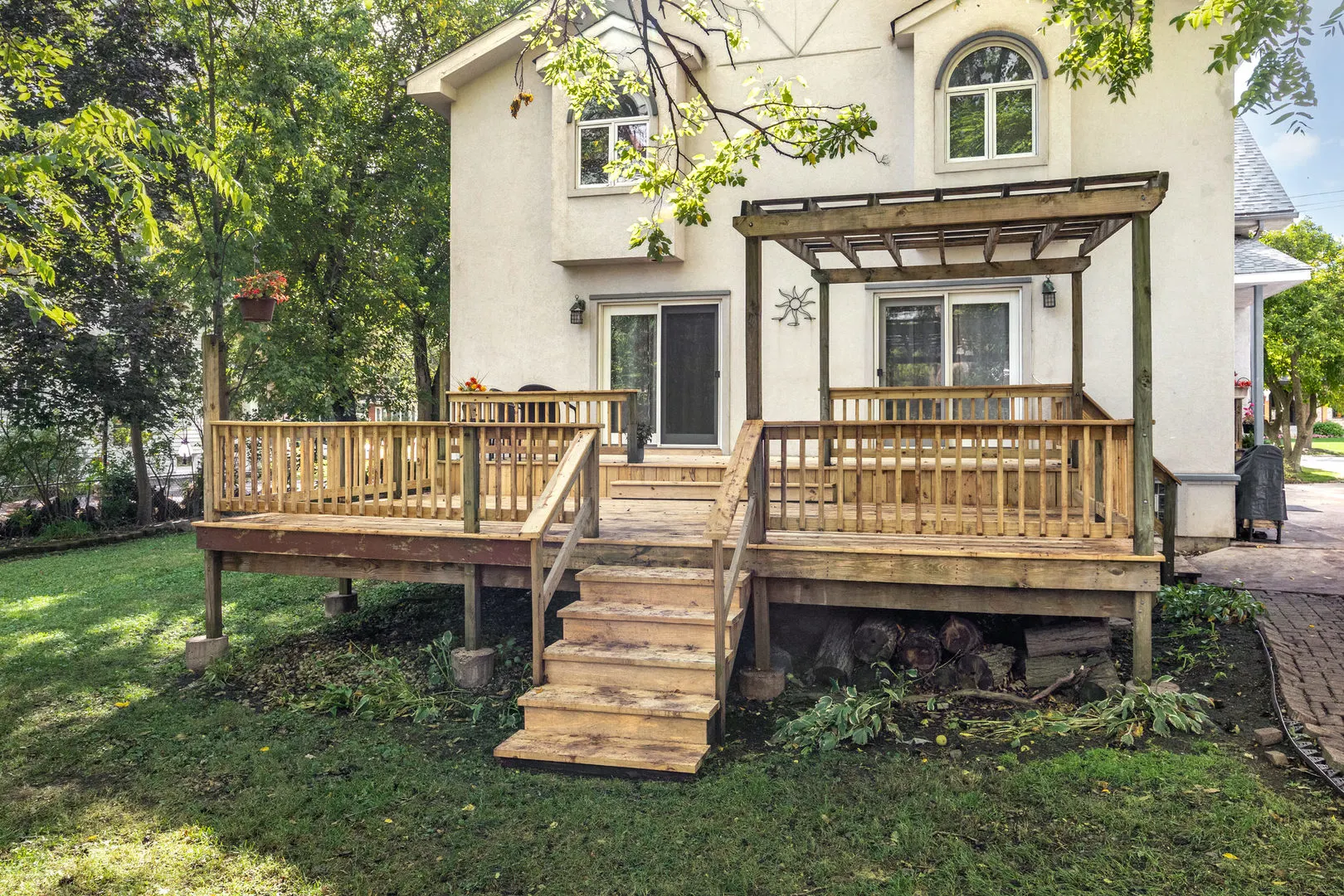 316 E Highland Avenue IL