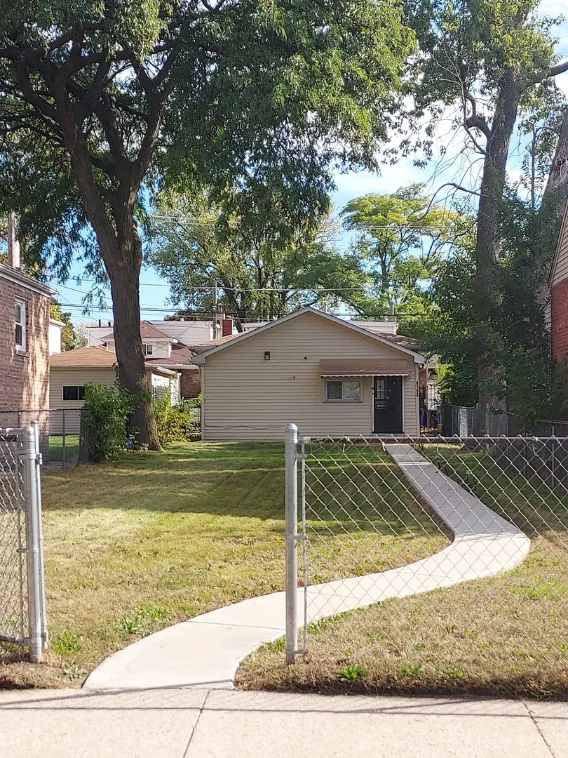 8153 S Calumet Avenue IL