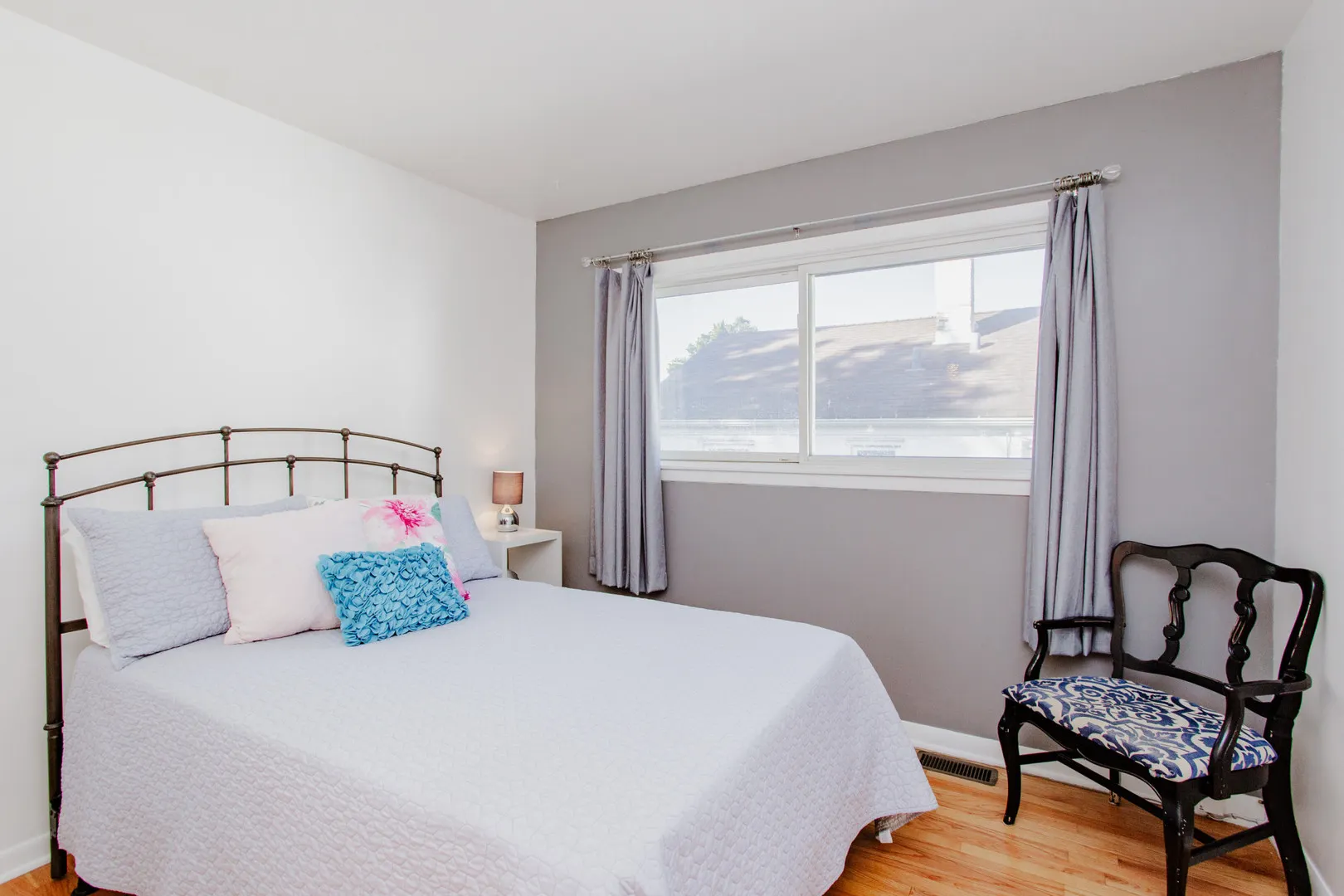 450 E Palatine Road IL