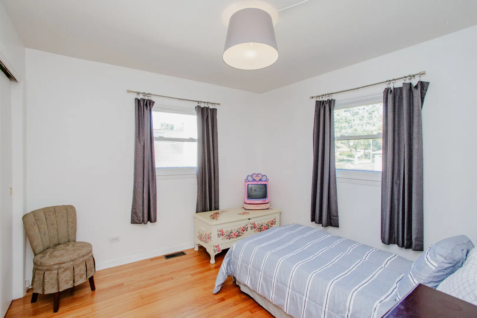 450 E Palatine Road IL