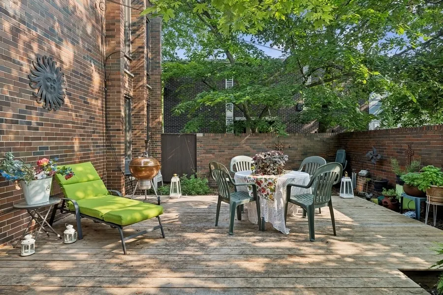 5229 S university Street IL