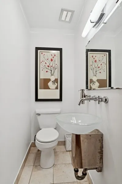 5229 S university Street IL