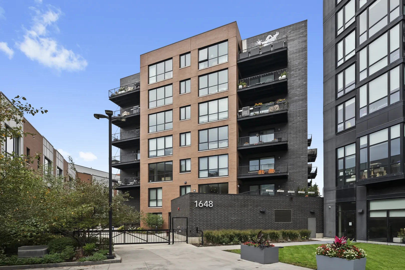 1648 W Division Street 407 IL