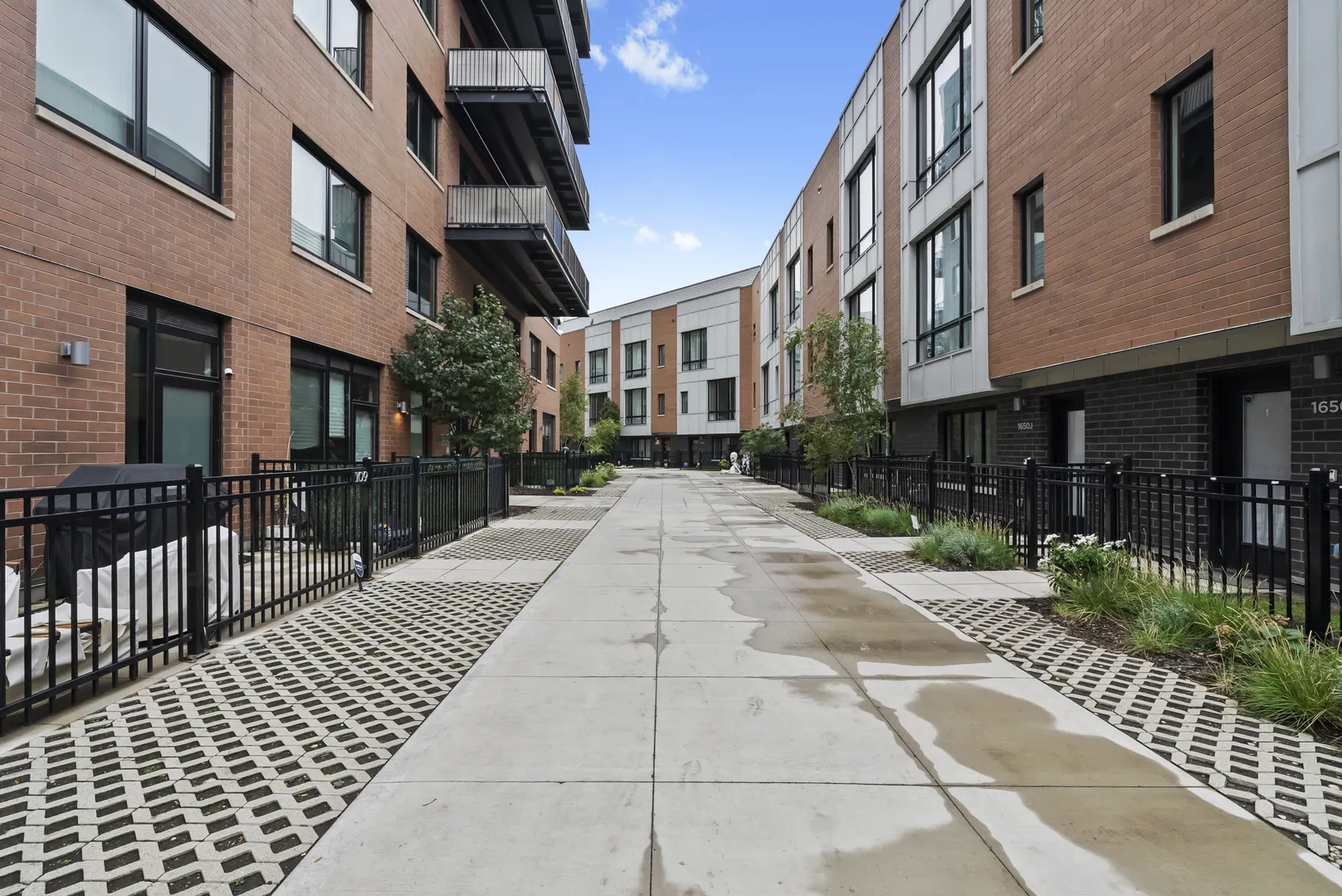1648 W Division Street 407 IL