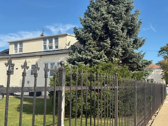 2320 N Mulligan Avenue IL